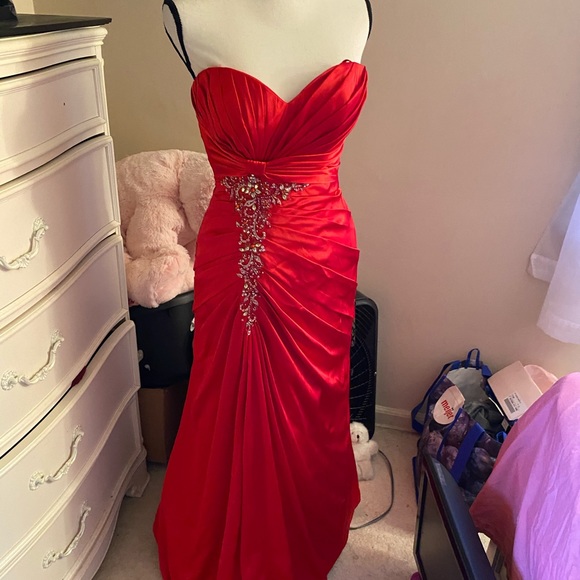 Beautiful Formal Red Prom Evening Dress ❤️ - Picture 8 of 16